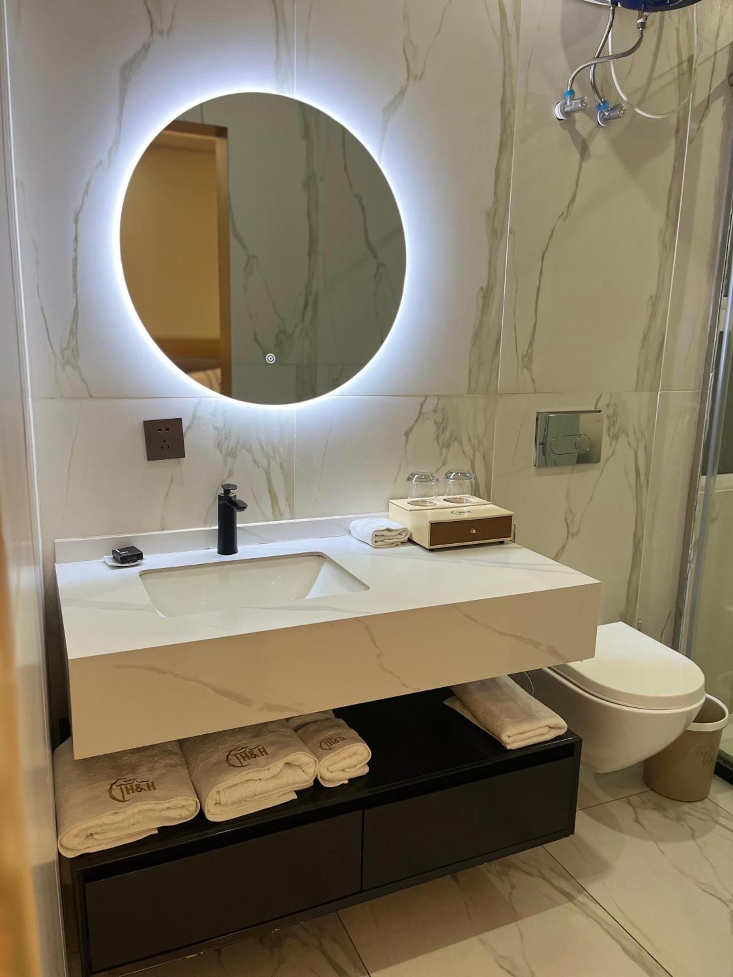 H&H Hotel キンシャサ エクステリア 写真
