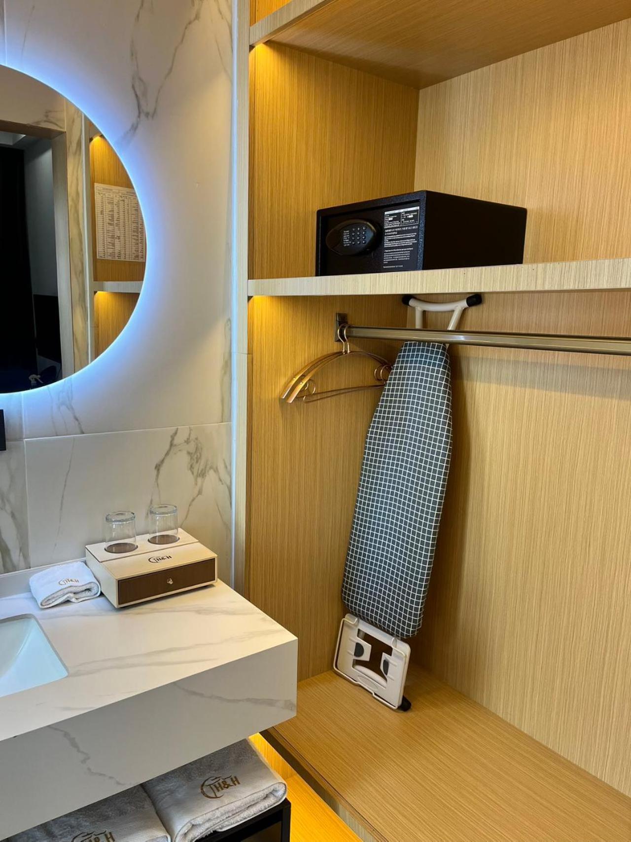 H&H Hotel キンシャサ エクステリア 写真