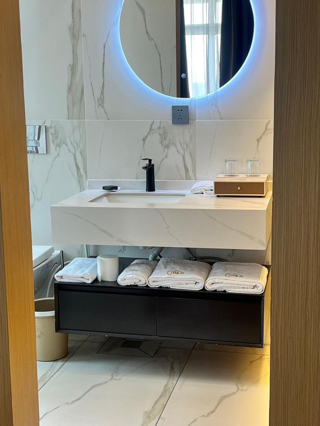 H&H Hotel キンシャサ エクステリア 写真